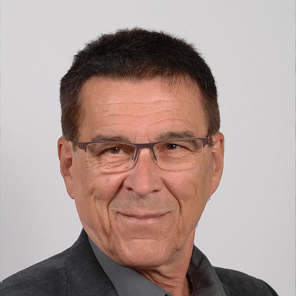 Dieter_Holthaus.jpeg 